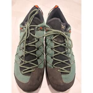 Salewa Wildfire 2 approach shoe in a green and black hiking outdoor Size 12.5